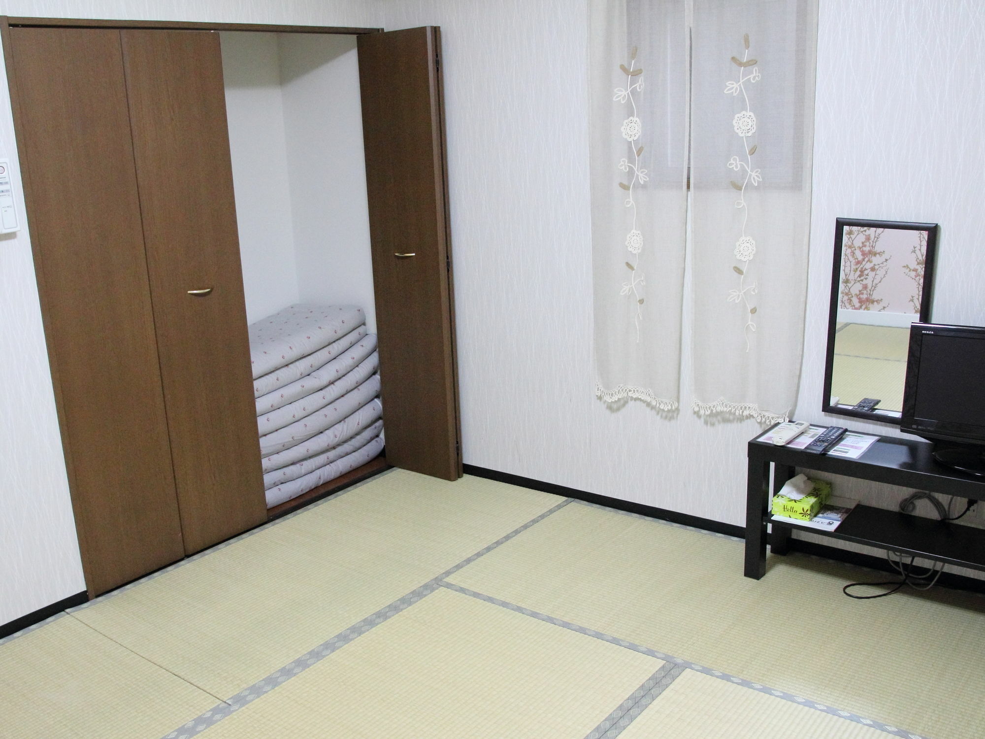 Ryokan Sinsekai - Tourpalace أوساكا المظهر الخارجي الصورة